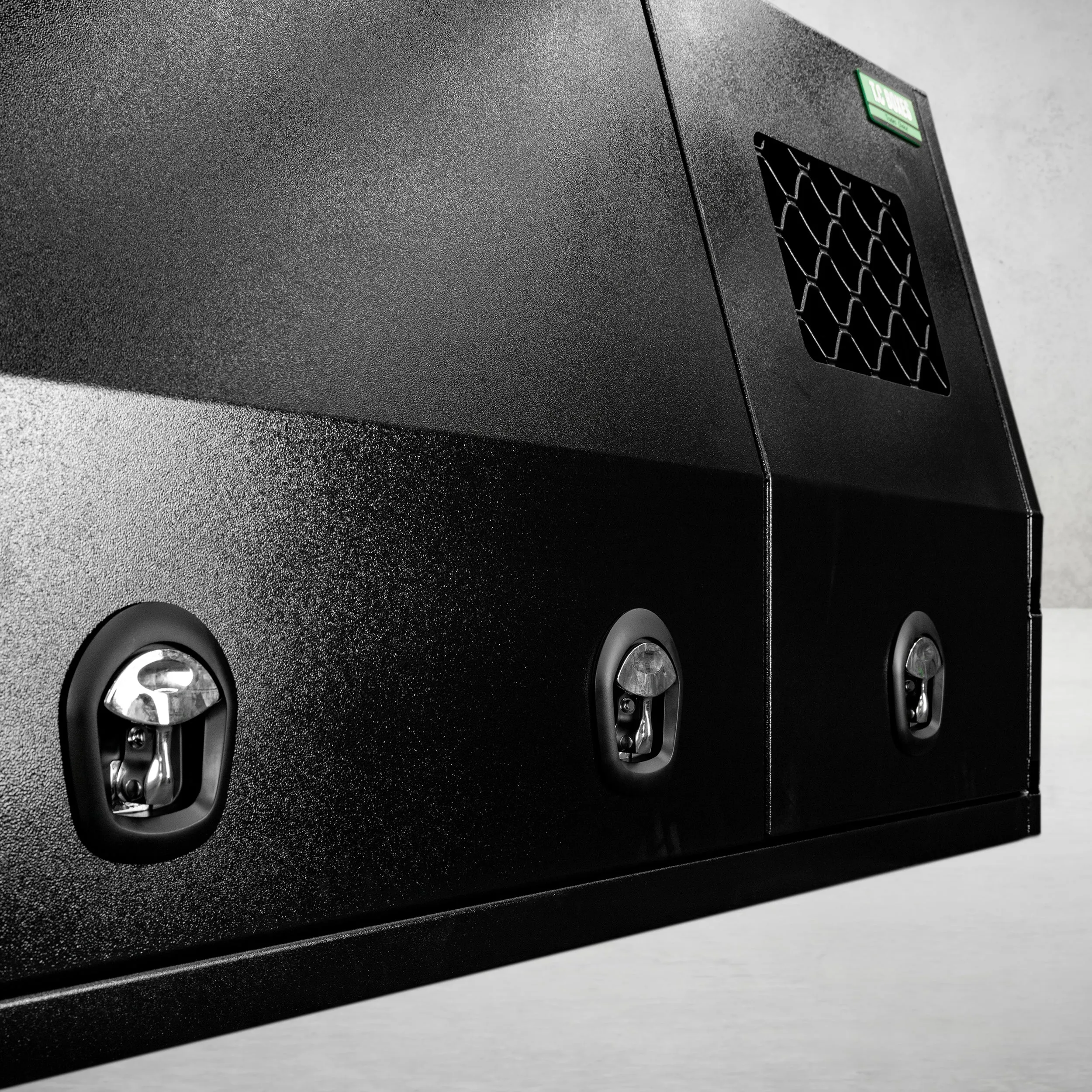 1800mm Aluminium Canopy DS - Black