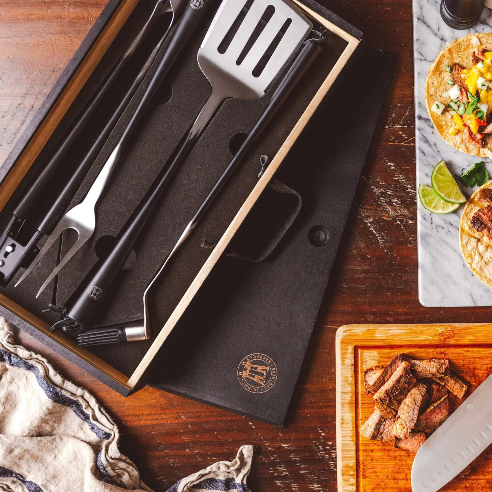 Carbon 6, 4-Piece Grill Set
