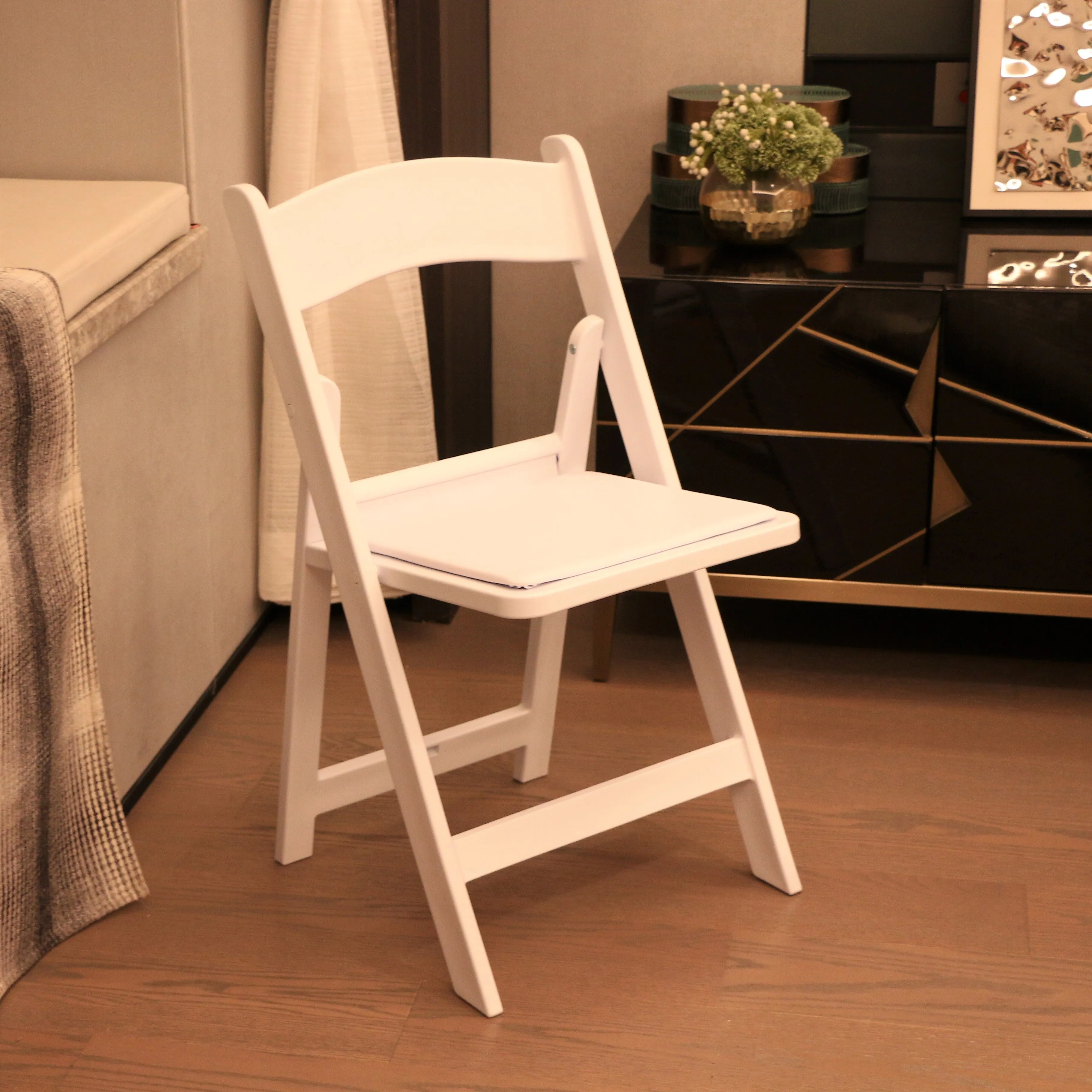 Set of 30 TExpert Resin Folding Chair Vinyl Padded Seat Indoor Outdoor lightweight Set for Home Event Party Picnic Kitchen Dining Church School Weddings White Set of 30
