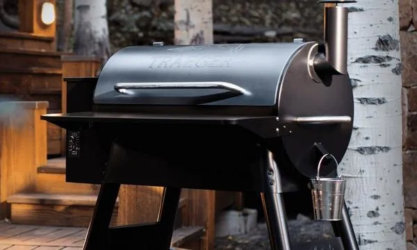 Traeger Folding Front Shelf- Pro 34-BAC363